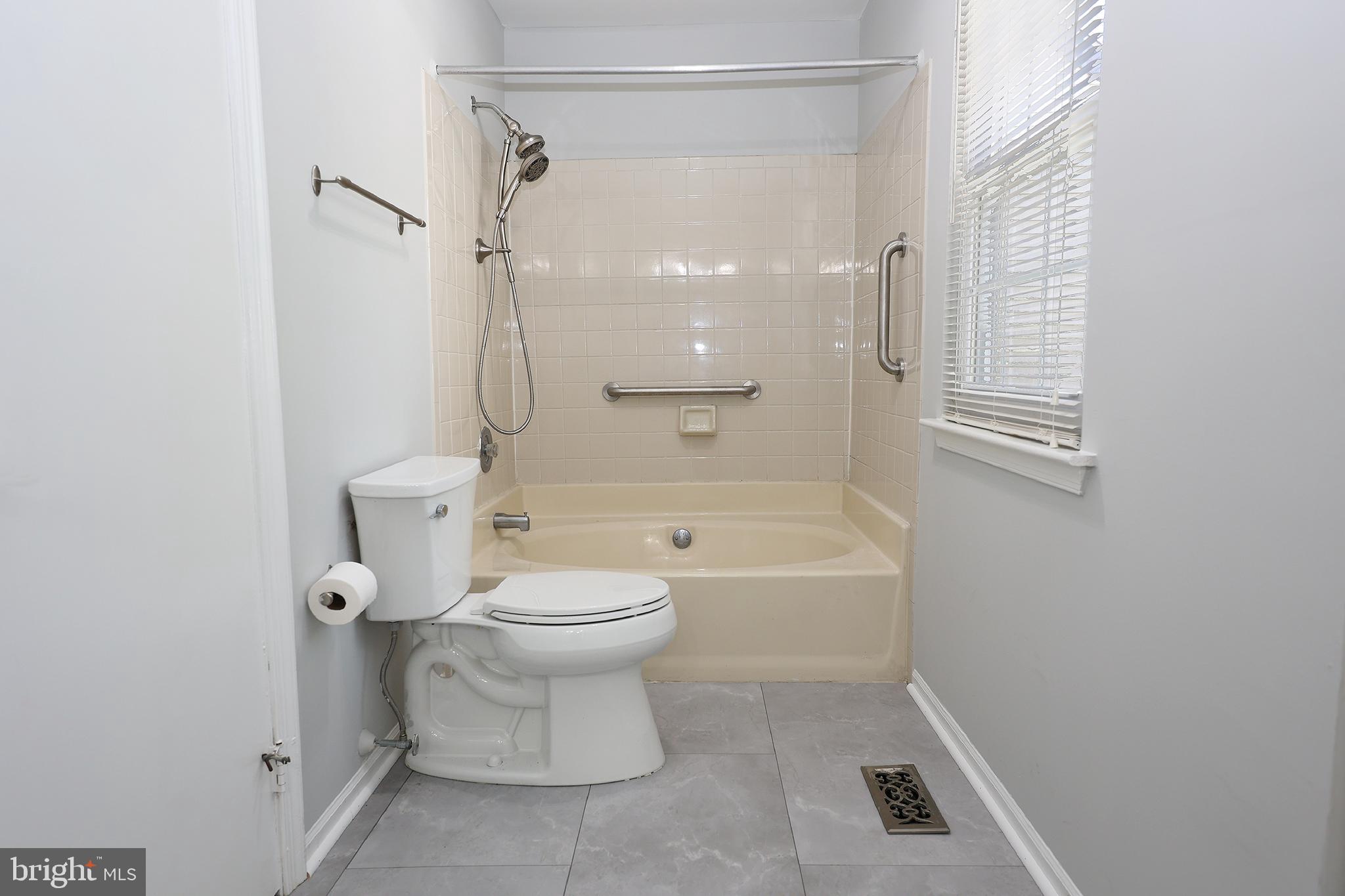 53 WOODLAKE DRIVE
