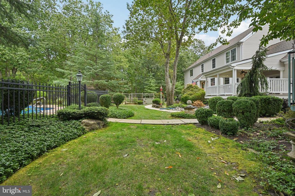 23 GEORGIA OKEEFE WAY