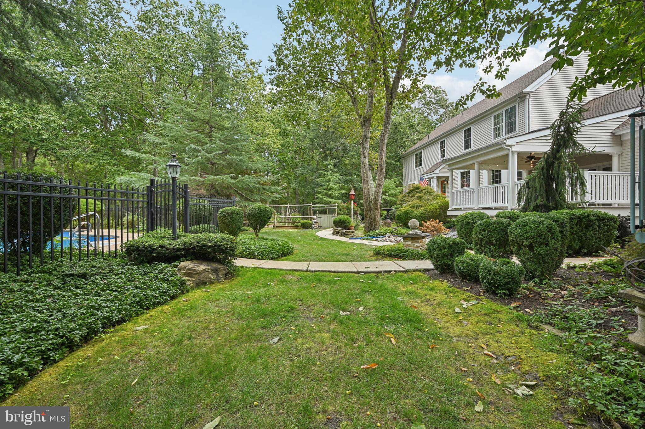23 GEORGIA OKEEFE WAY