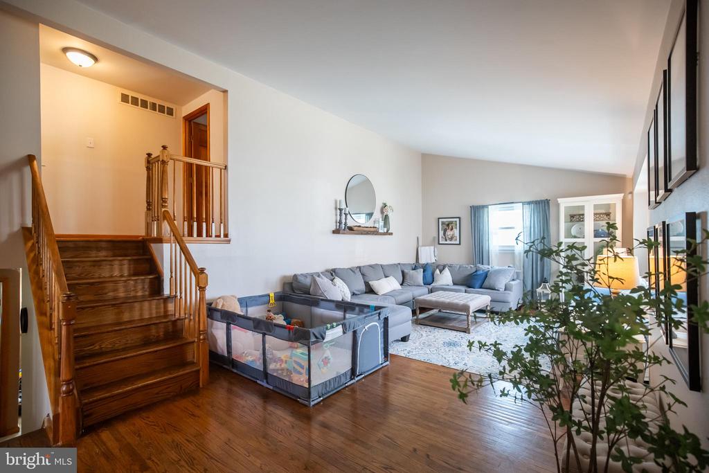 104 BRENTWOOD DRIVE