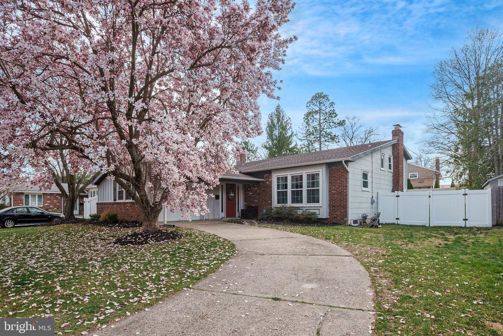 104 BRENTWOOD DRIVE