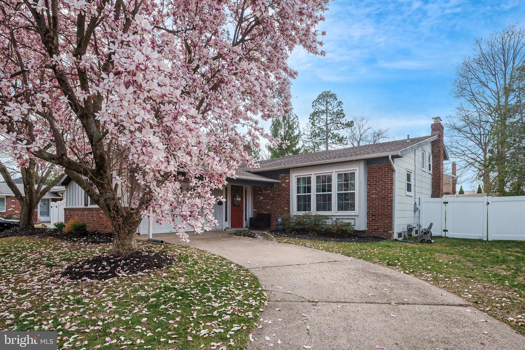 104 BRENTWOOD DRIVE