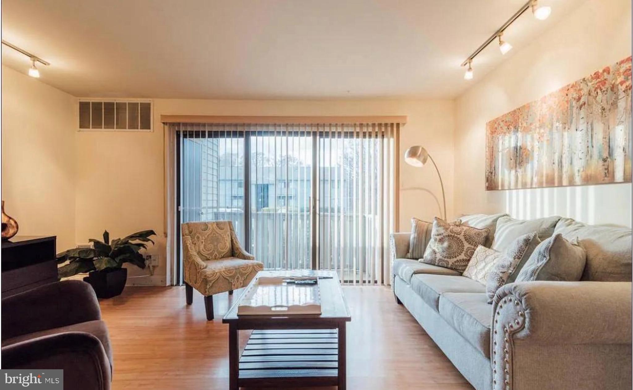 905 WOODHOLLOW DRIVE