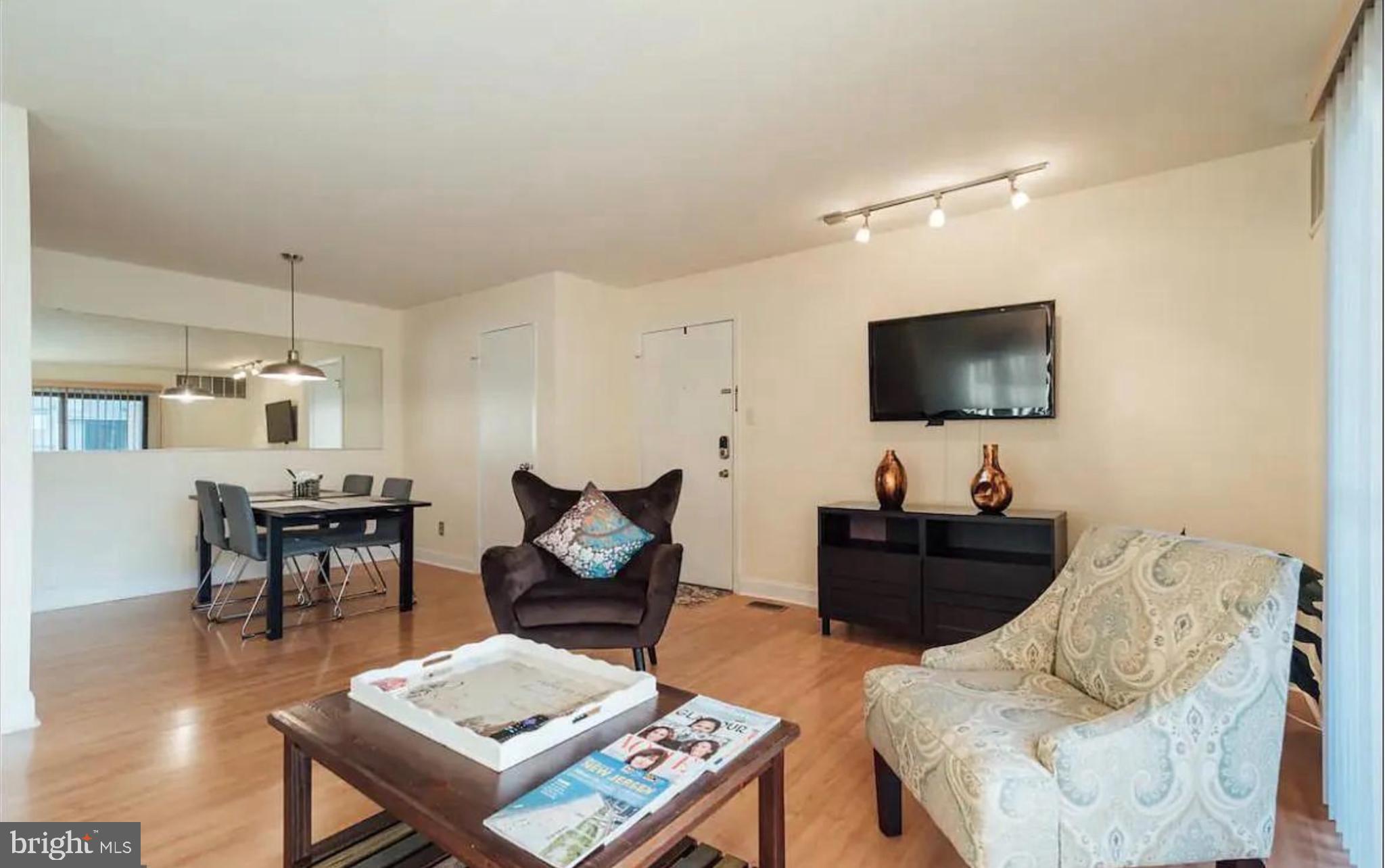 905 WOODHOLLOW DRIVE