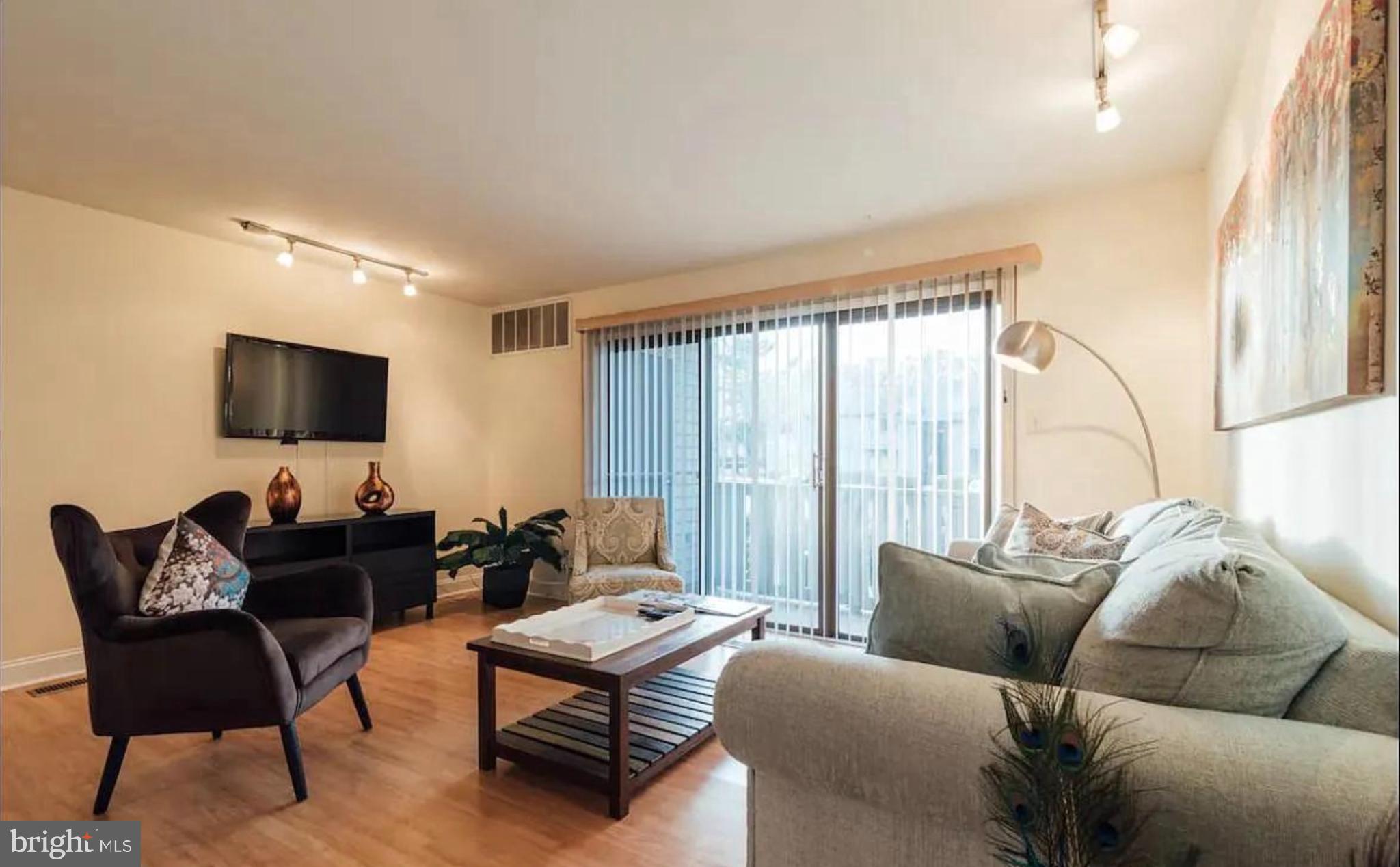 905 WOODHOLLOW DRIVE