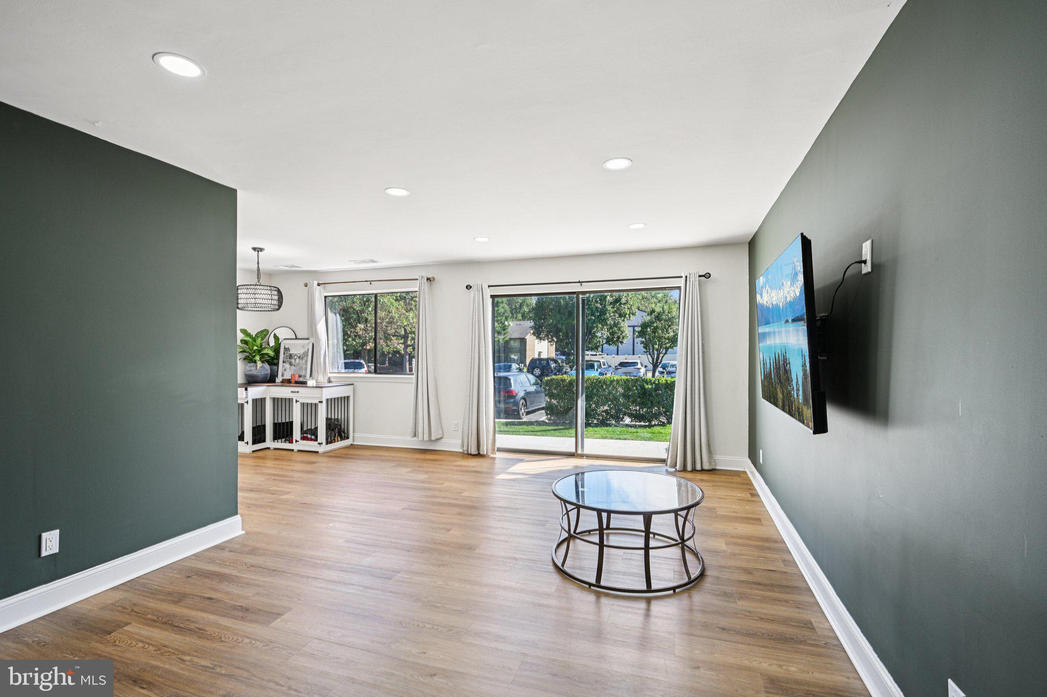 115 E KINGS HIGHWAY #319