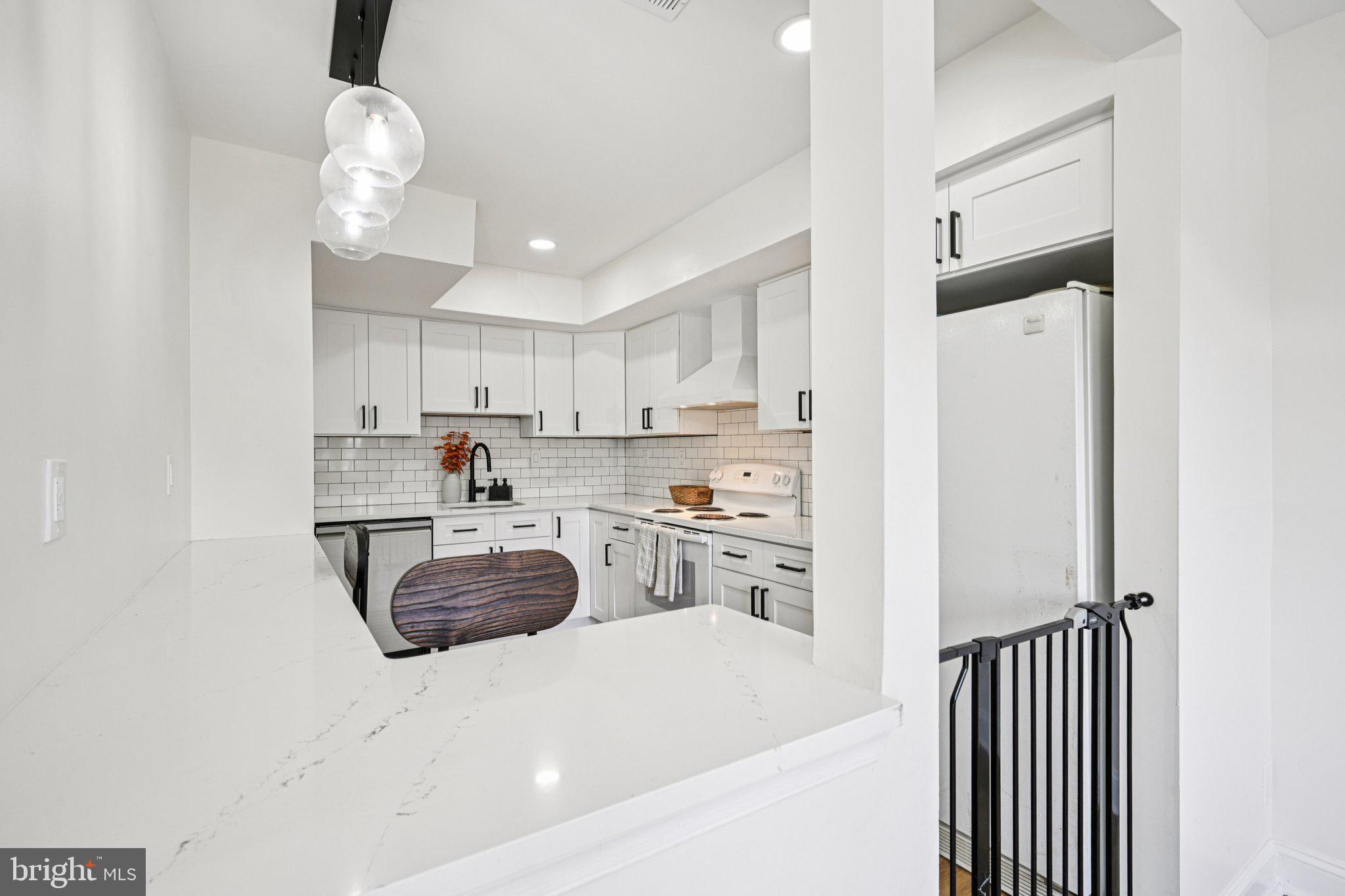 115 E KINGS HIGHWAY #319