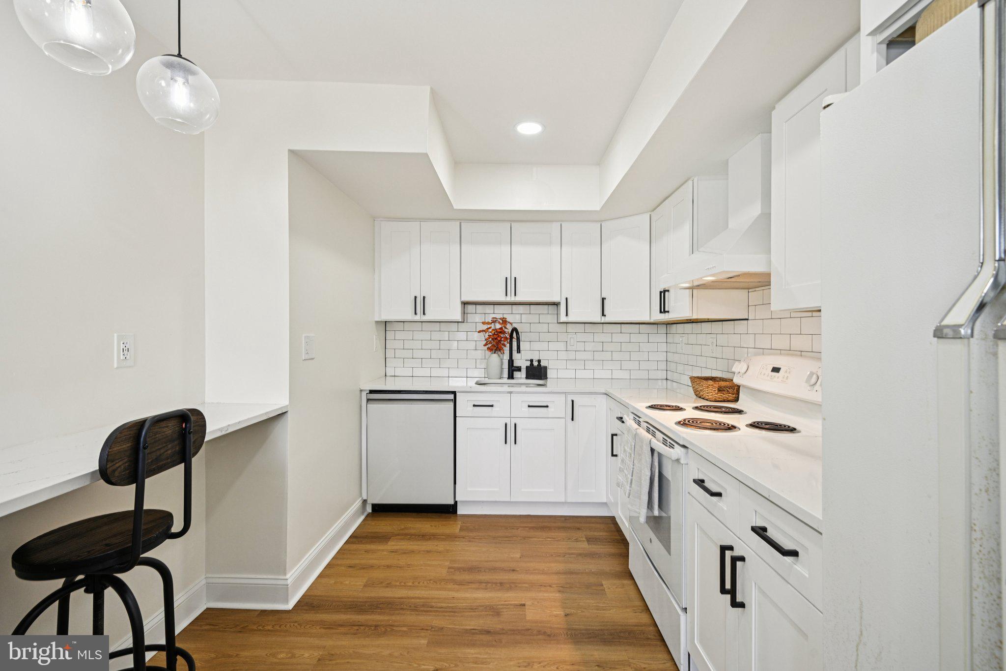 115 E KINGS HIGHWAY #319