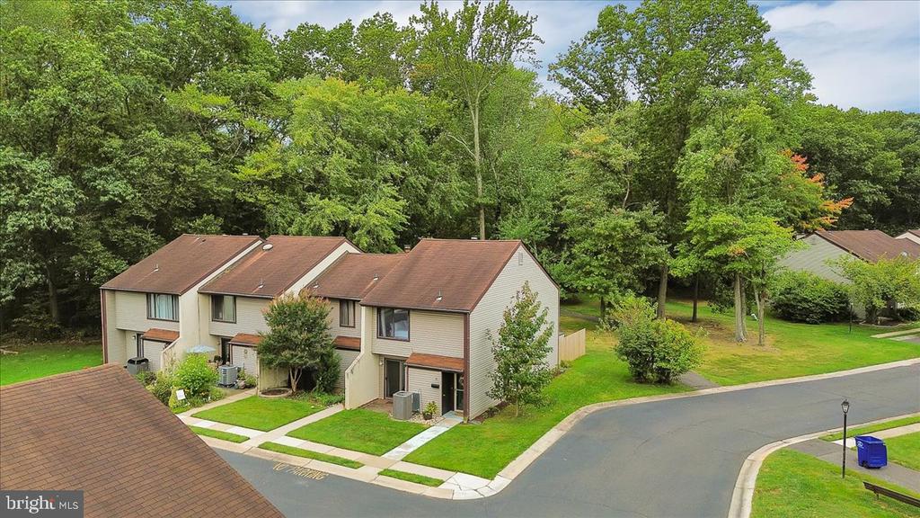 16 W AZALEA LANE