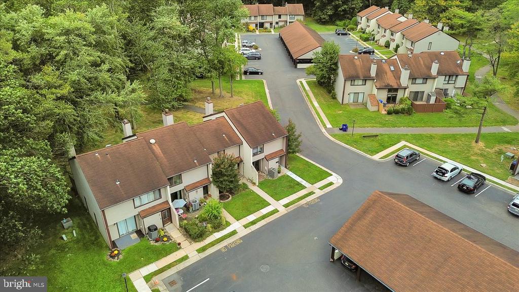16 W AZALEA LANE