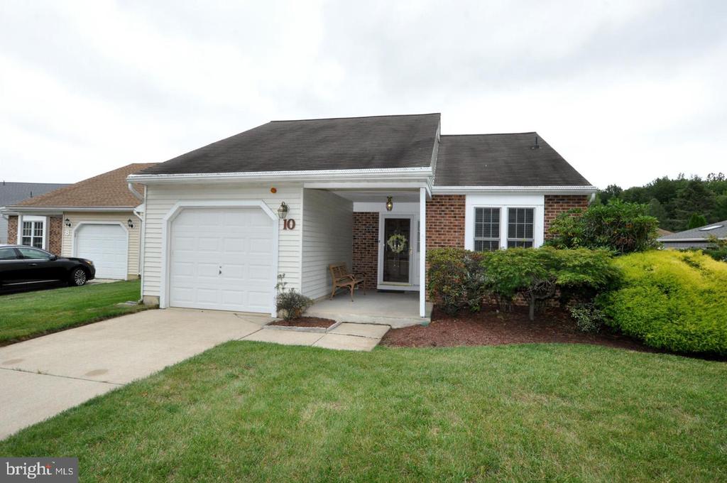 10 HANOVER COURT