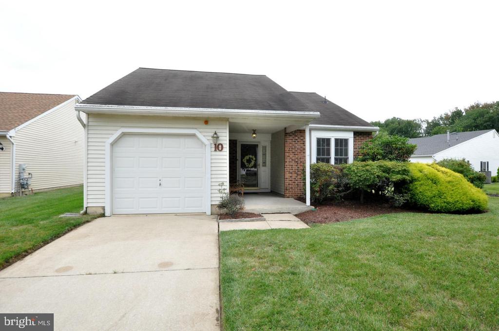 10 HANOVER COURT