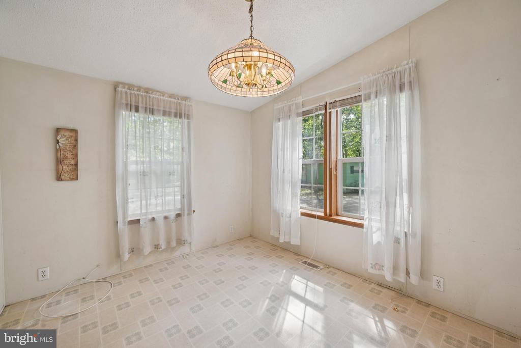 1A OAKVIEW DRIVE
