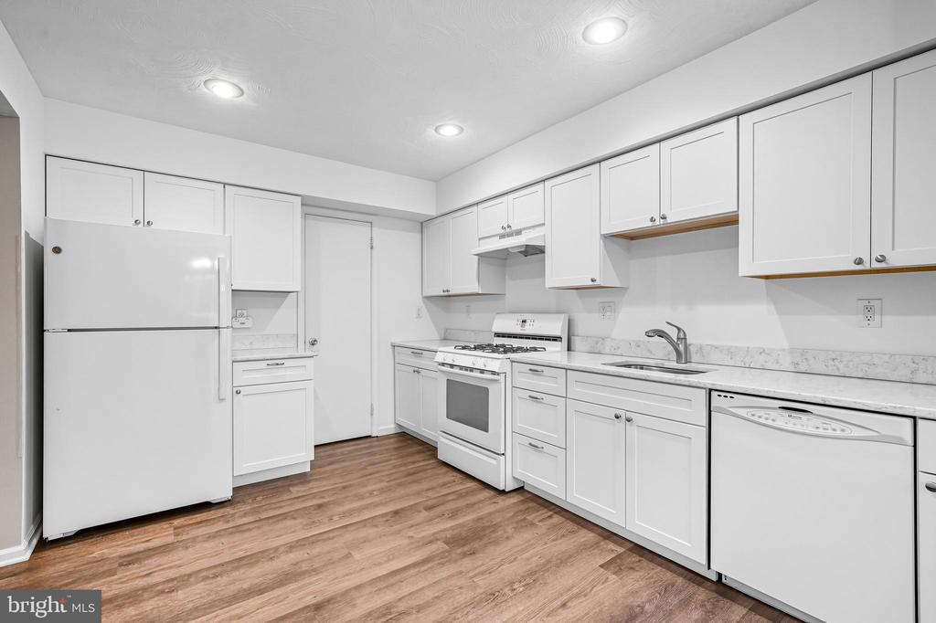 1105 YARMOUTH LANE