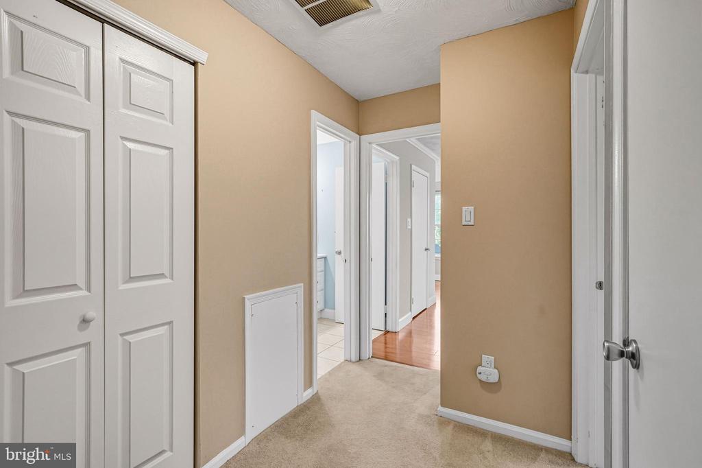 1105 YARMOUTH LANE