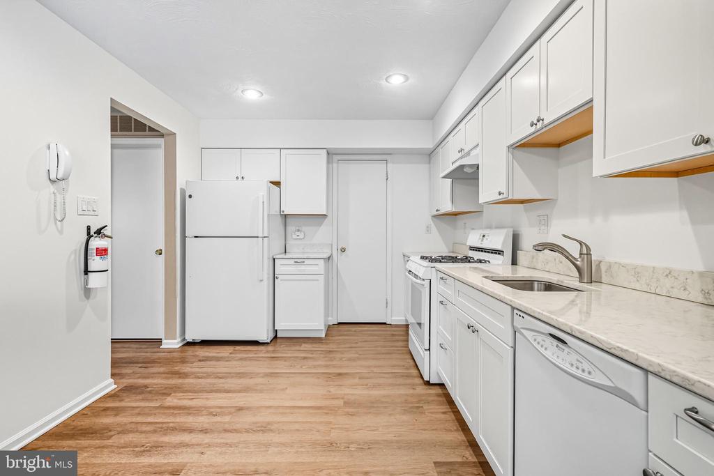 1105 YARMOUTH LANE