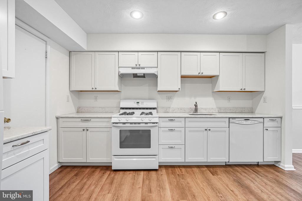 1105 YARMOUTH LANE