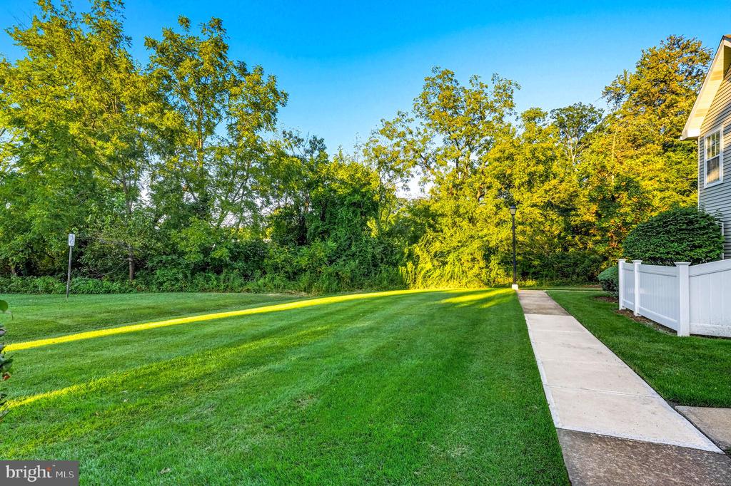 1105 YARMOUTH LANE