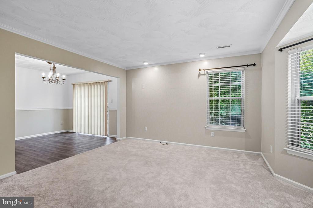 1105 YARMOUTH LANE