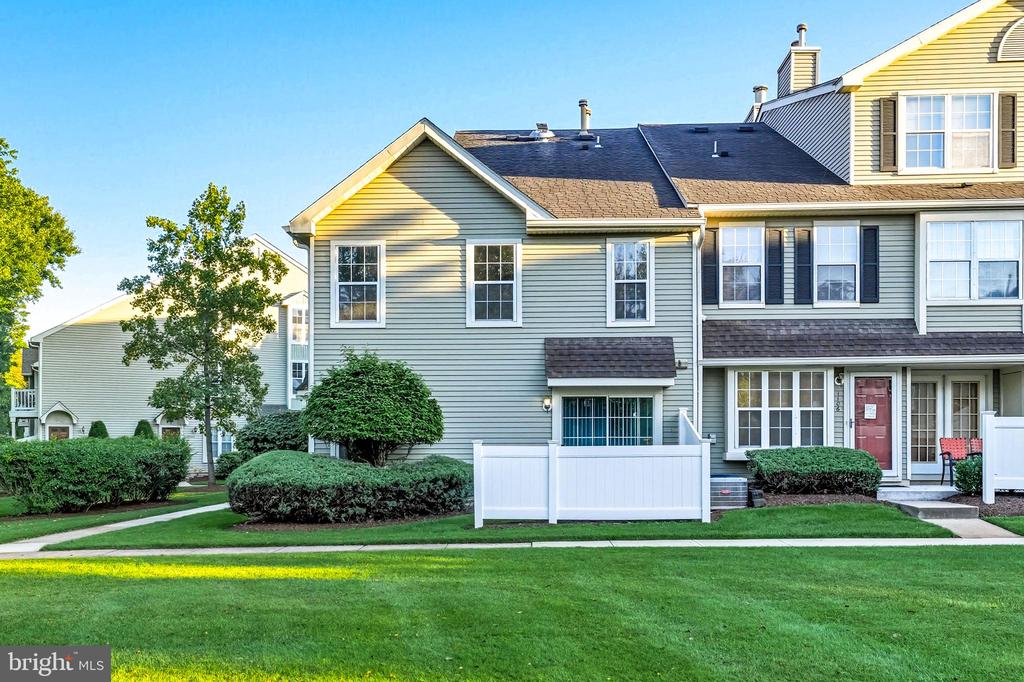 1105 YARMOUTH LANE