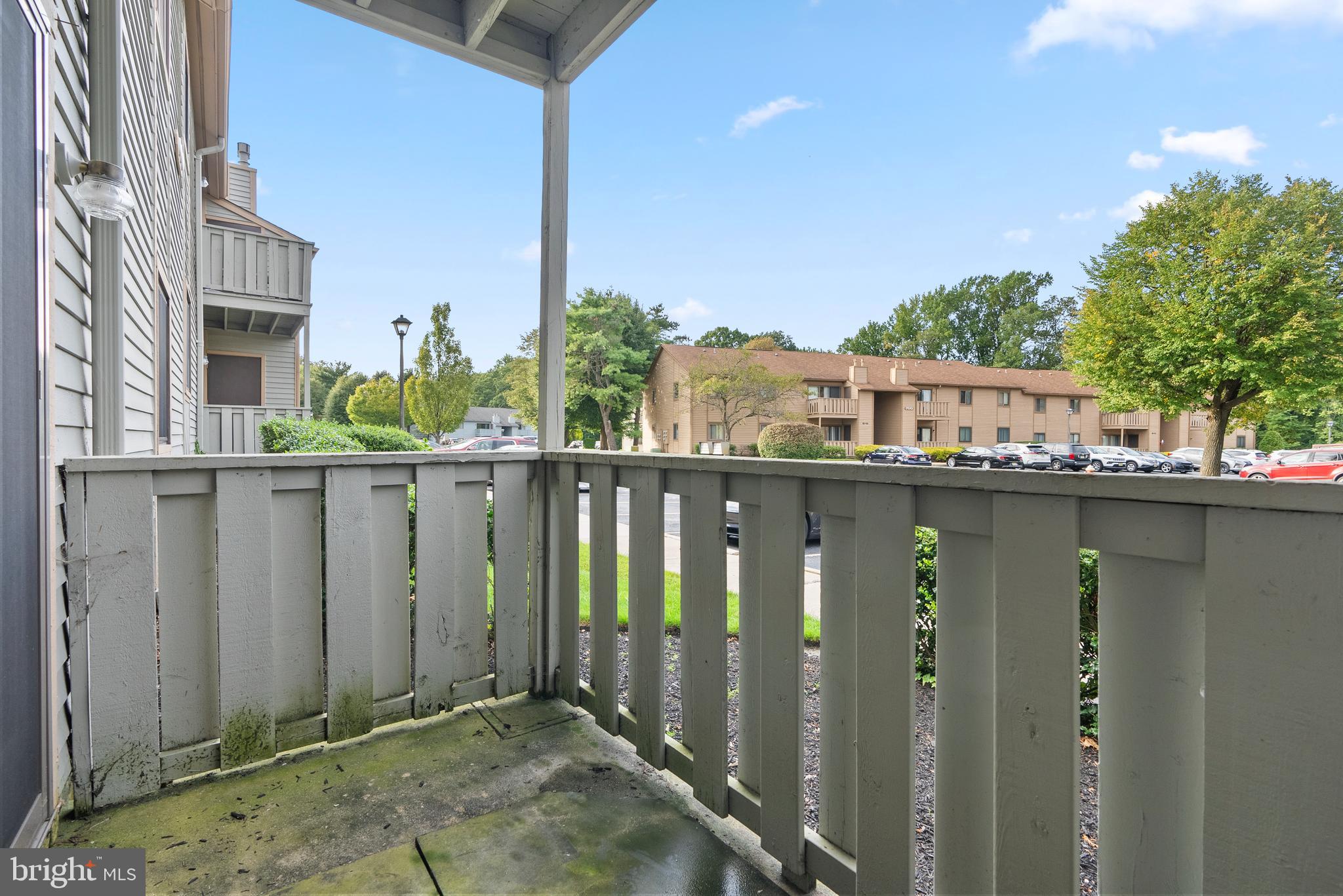 609 WOODHOLLOW DRIVE