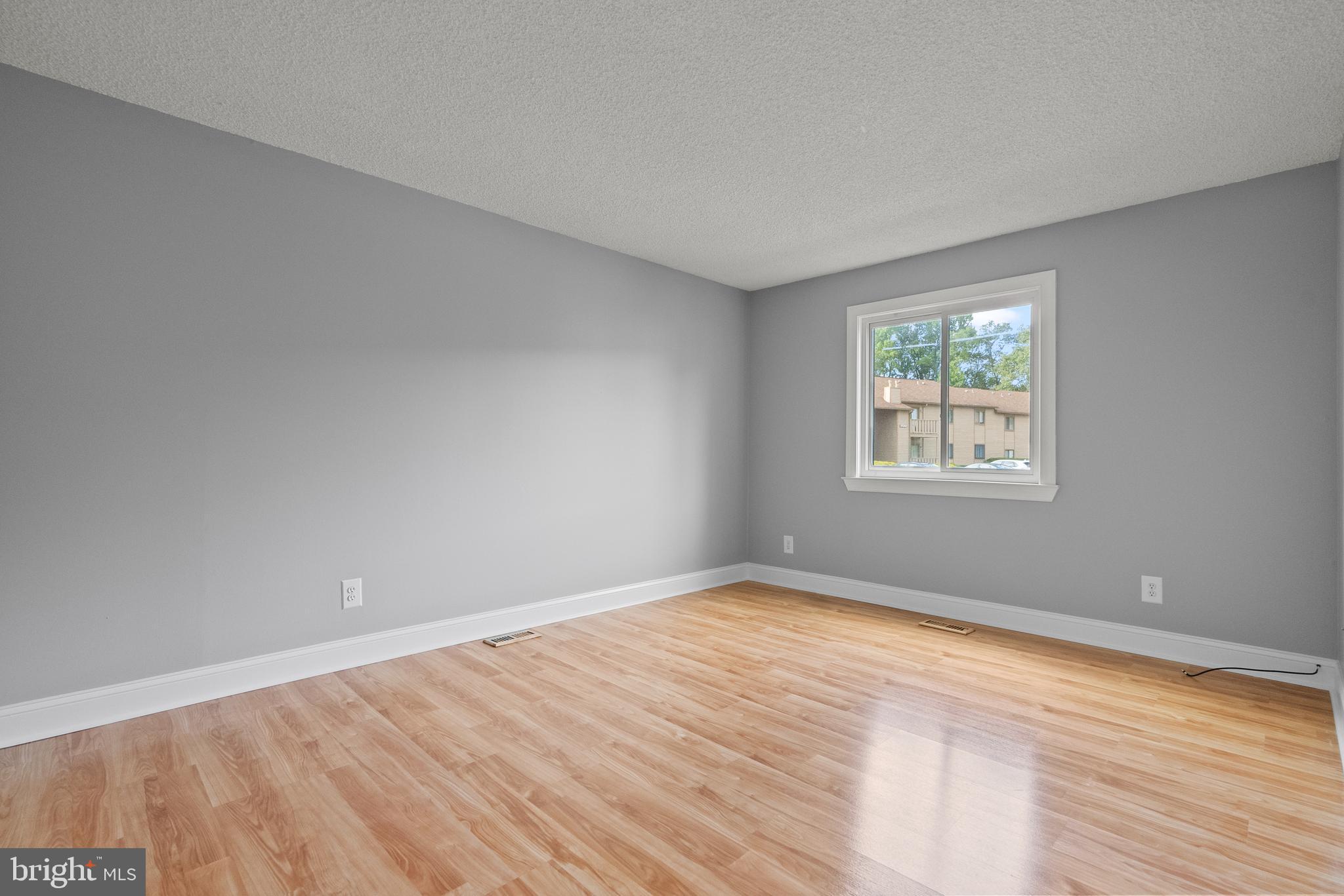 609 WOODHOLLOW DRIVE