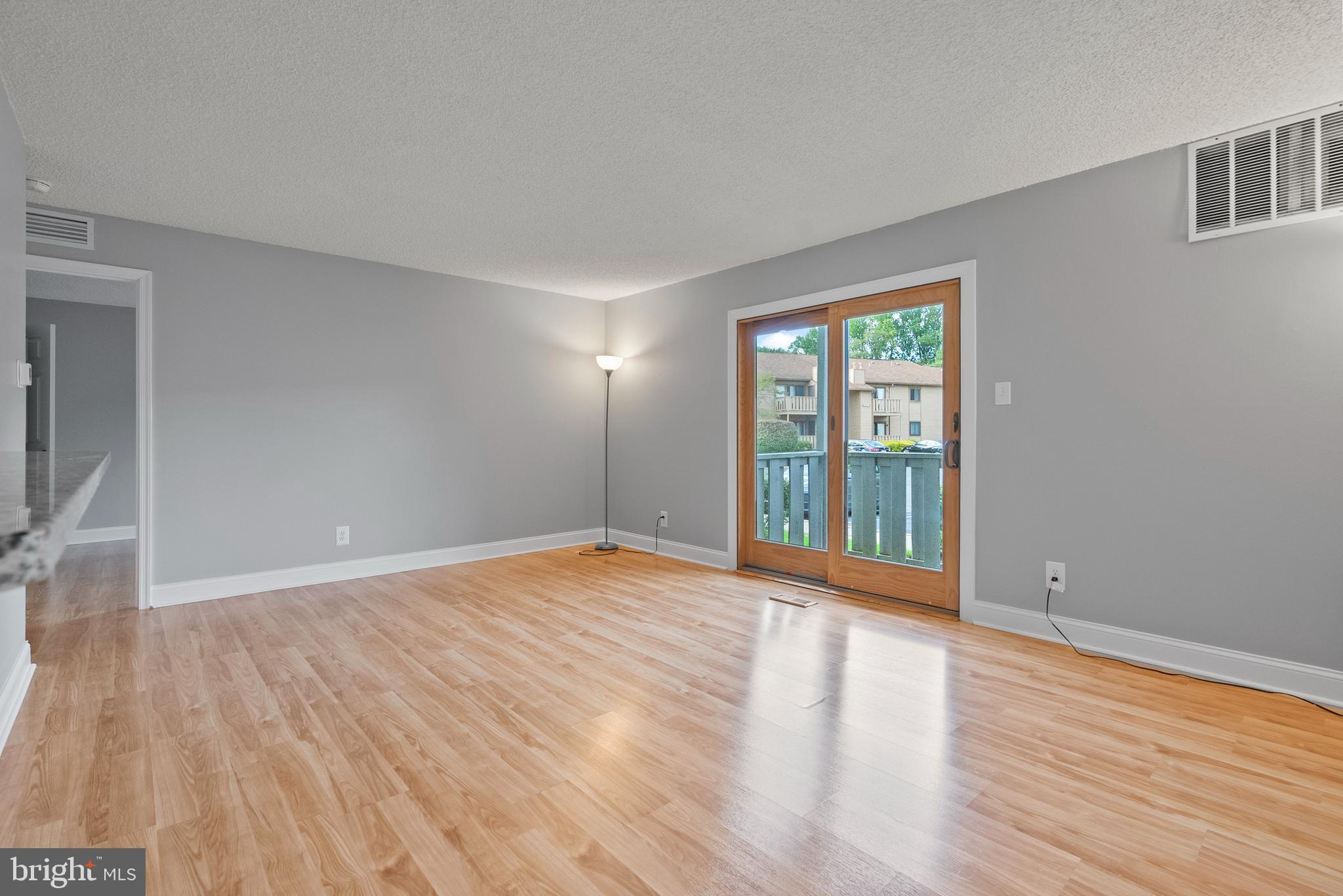 609 WOODHOLLOW DRIVE