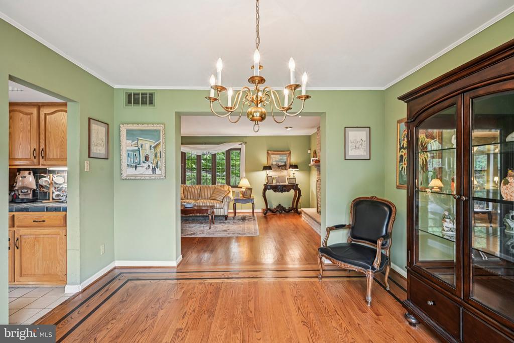 1001 CHERRY LANE