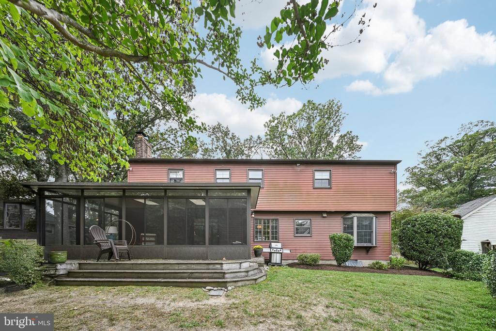 1001 CHERRY LANE