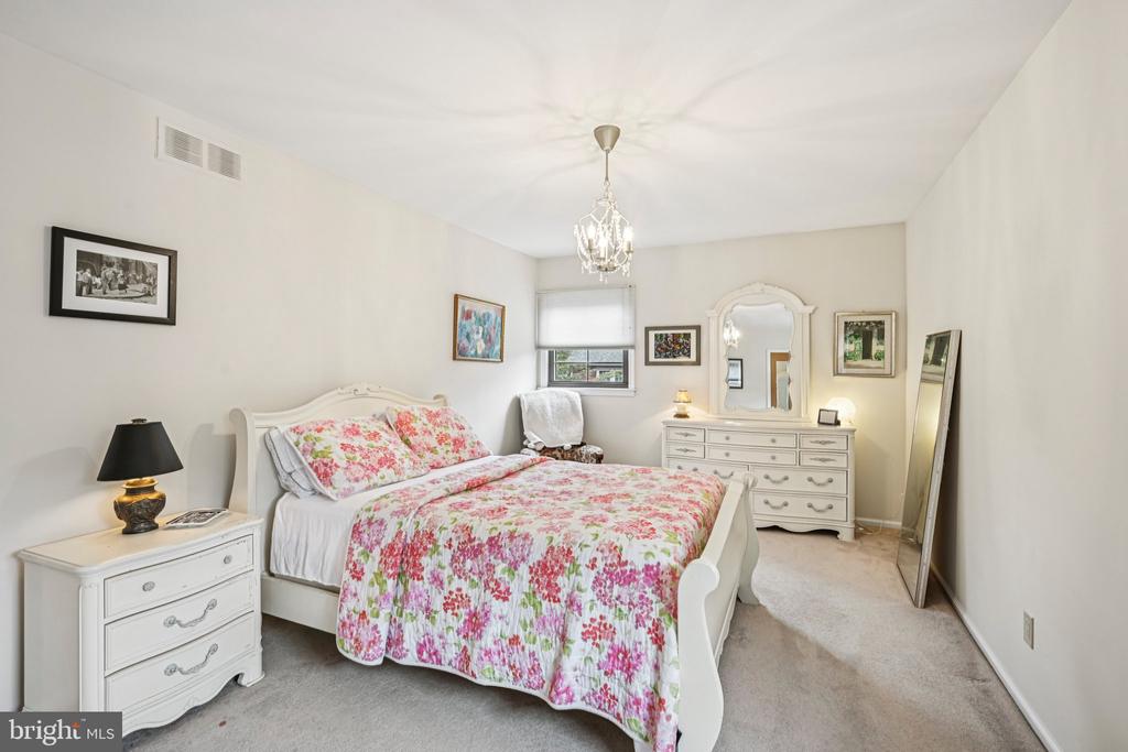 1001 CHERRY LANE