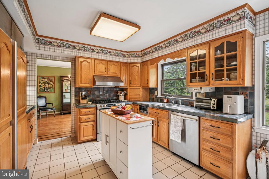 1001 CHERRY LANE