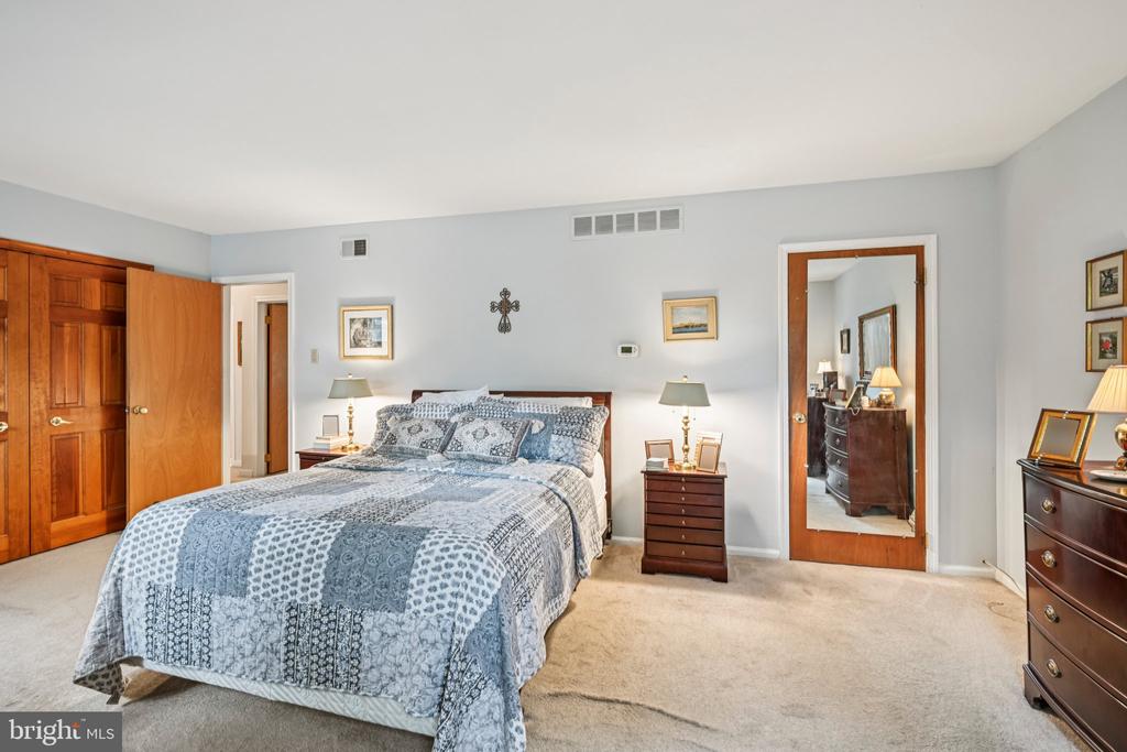 1001 CHERRY LANE