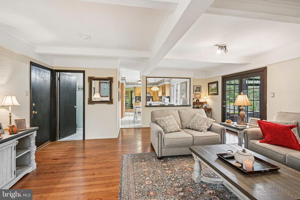 1001 CHERRY LANE