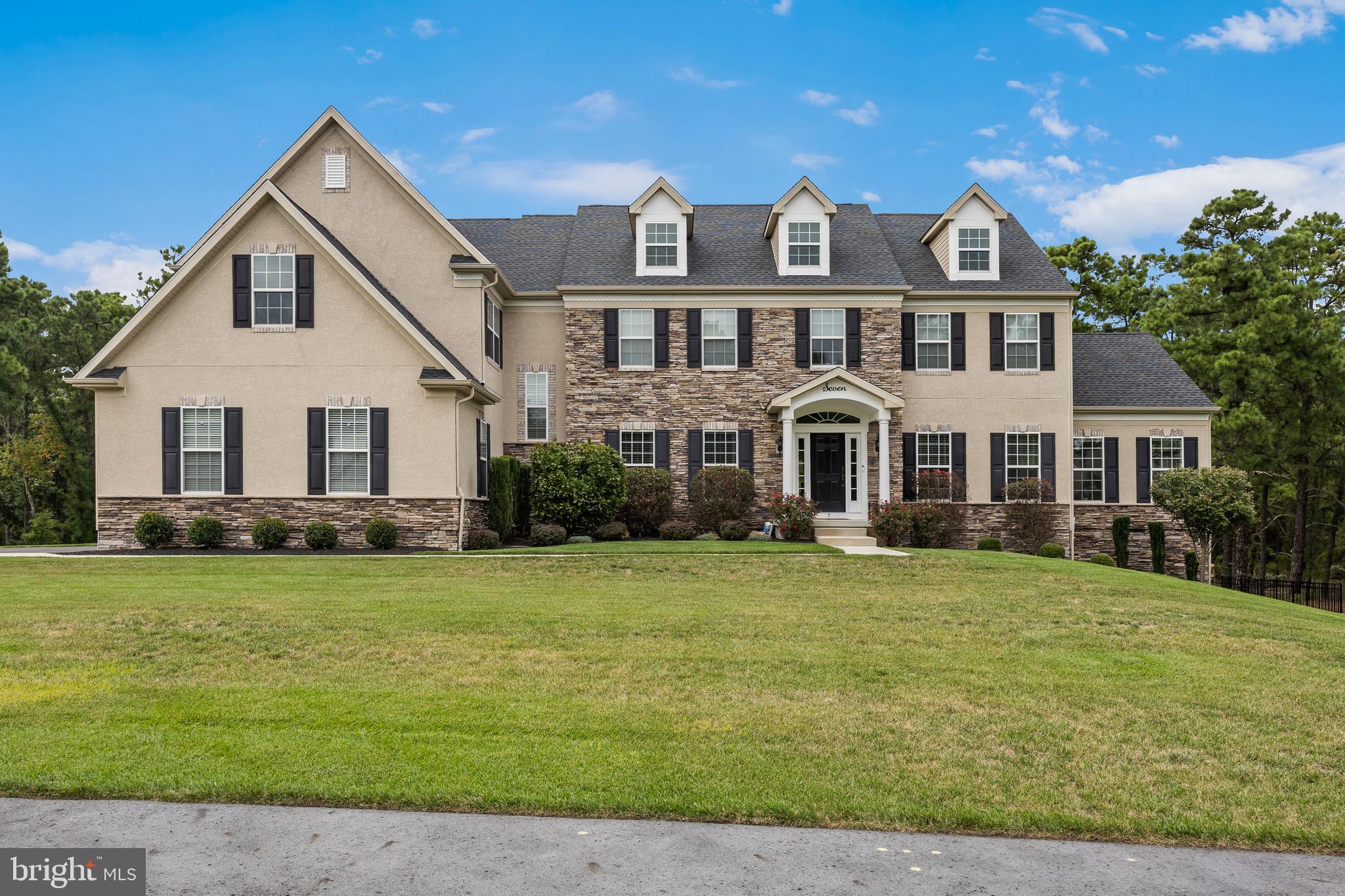 7 ABERDEEN COURT