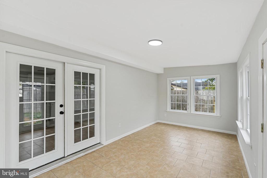 31 POND LANE
