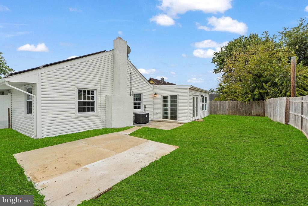 31 POND LANE