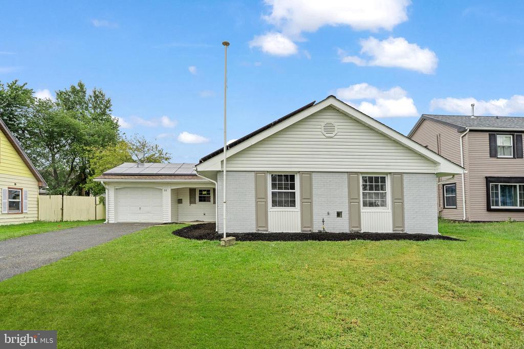 31 POND LANE