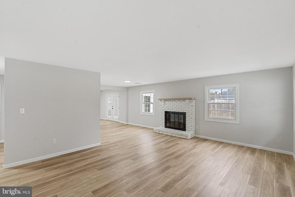31 POND LANE
