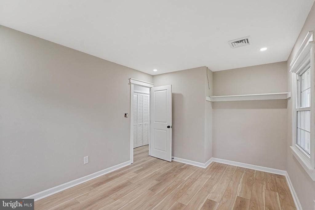31 POND LANE