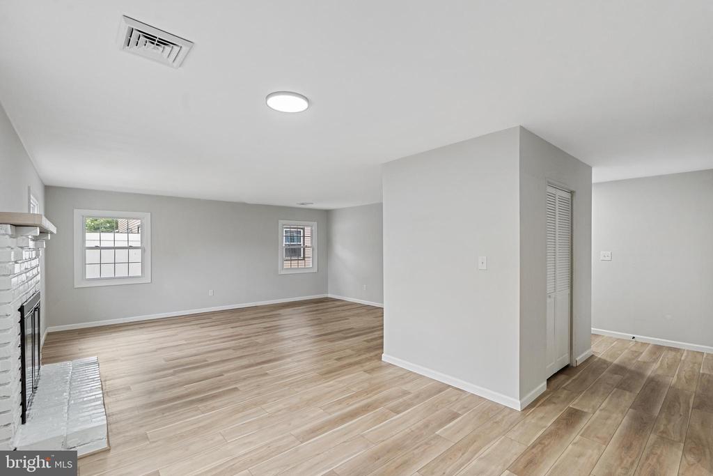 31 POND LANE