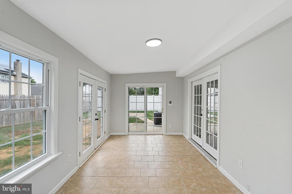 31 POND LANE