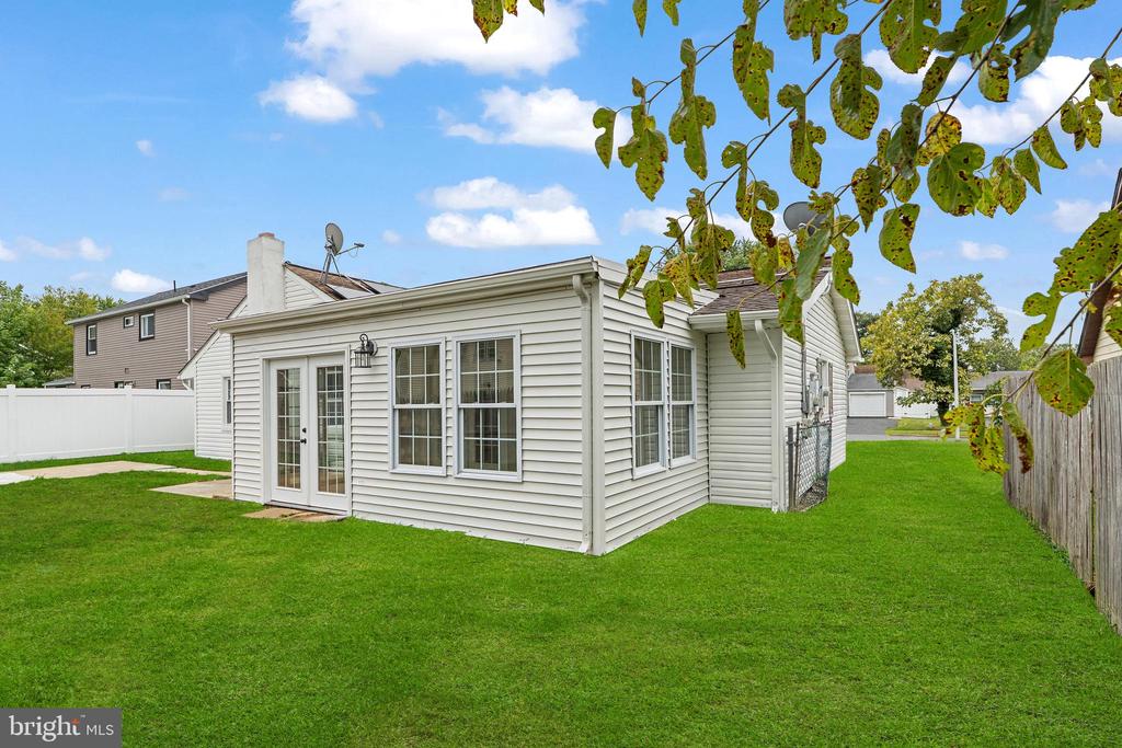 31 POND LANE