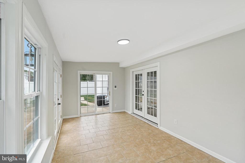 31 POND LANE