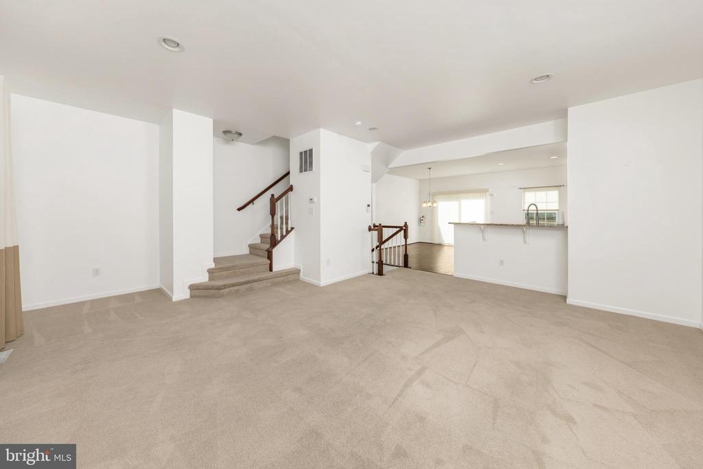 1910 JAKOB COURT
