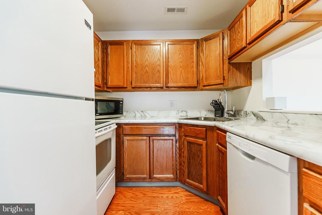 5116 ABERDEEN DRIVE C