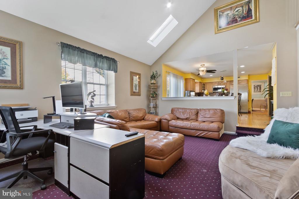 71 KINGSBRIDGE DRIVE