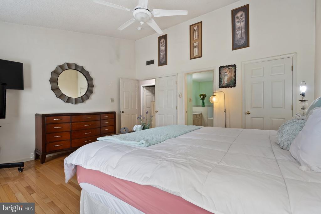 71 KINGSBRIDGE DRIVE