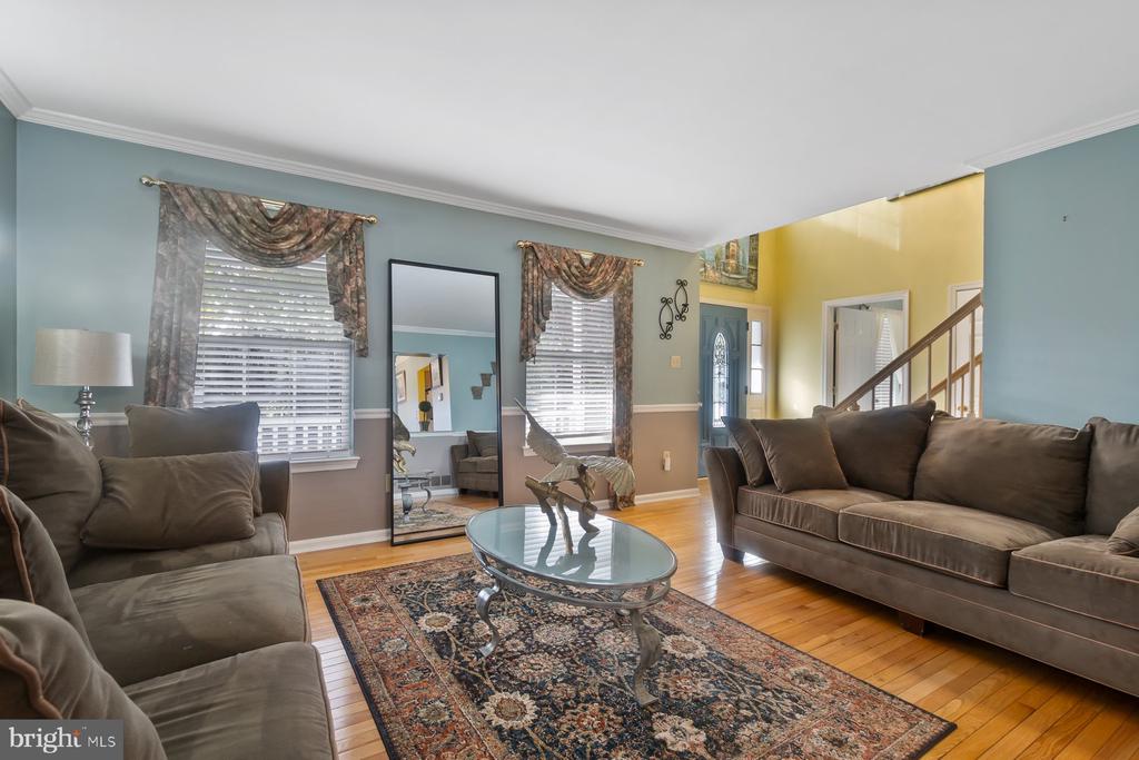 71 KINGSBRIDGE DRIVE