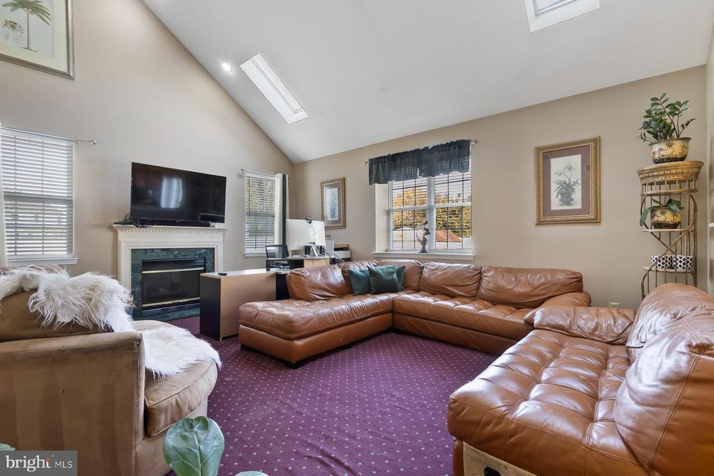 71 KINGSBRIDGE DRIVE