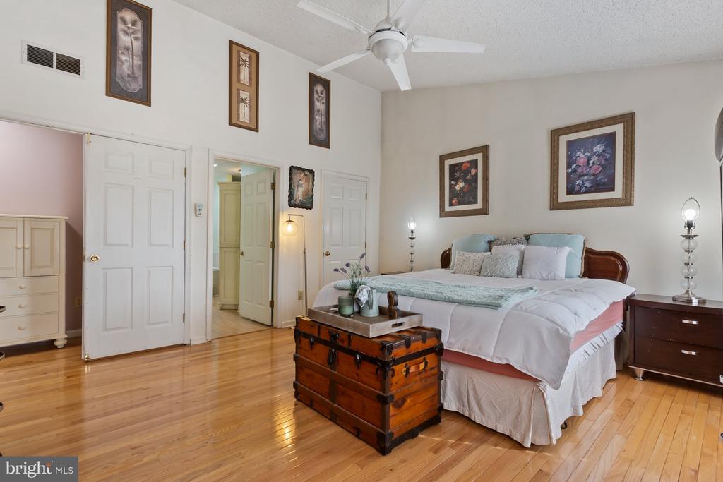 71 KINGSBRIDGE DRIVE